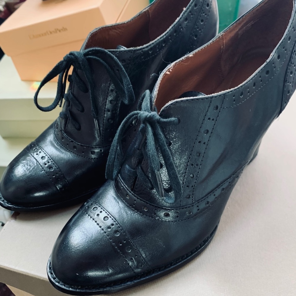 Vero Cuoio Halogen Black Lace Boots